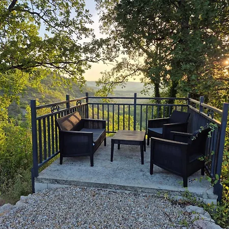 Hébergement de vacances Lou Bas *